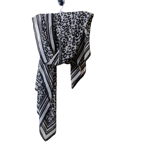 Wide Long Silky Scarf Animal Leopard Print NWT Wrap Lightweight - Picture 4 of 4